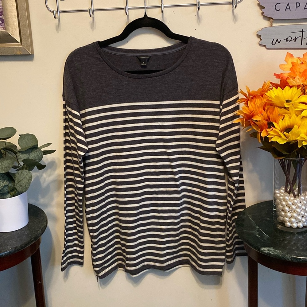 Ann Taylor Pullover Top Sz S. Great Condition. Zippered sides w/silky material.